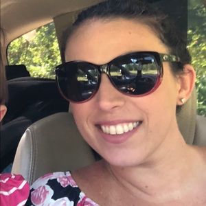 Meet your Posher, Alicia